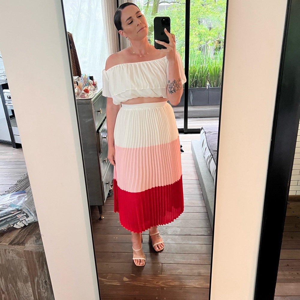 Two piece set - Picture 1 of 1